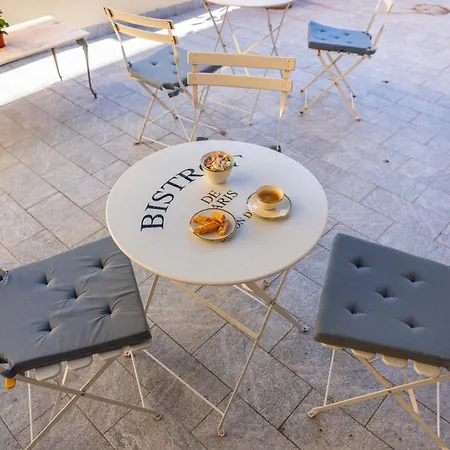 Noi Luxury Colosseum *