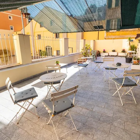 Noi Luxury Colosseum *