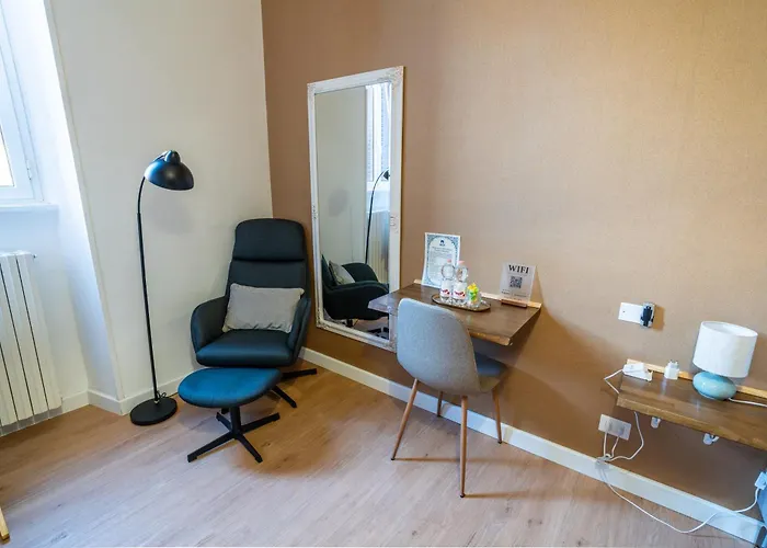 Noi Luxury Colosseum *