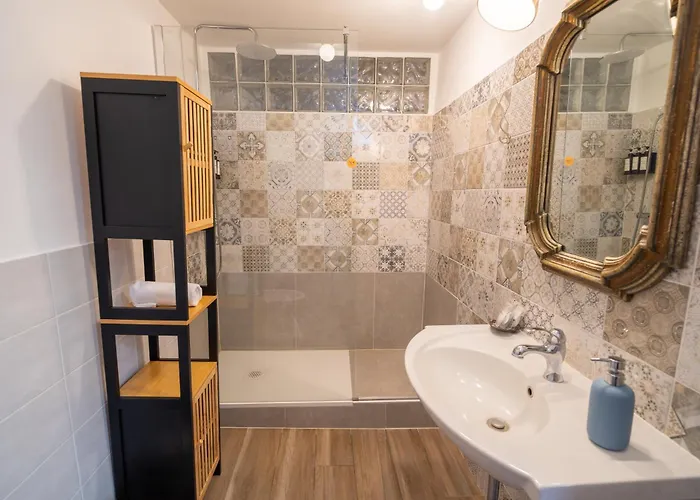 Noi Luxury Colosseum