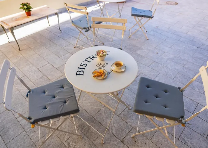 Noi Luxury Colosseum *